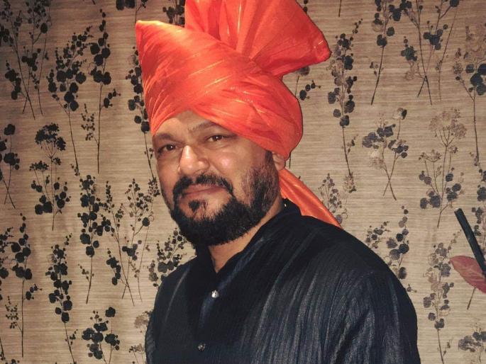 Lokmat Maharashtrian of the Year 2019: Make up artist Vikram Gaikwad wins award in performing arts category | LMOTY 2019: हुबेहूब डॉ. काशिनाथ घाणेकर घडवणारे विक्रम गायकवाड यांचा 'लोकमत'कडून सन्मान Lokmat Maharashtrian of the Year 2019: Make up artist Vikram Gaikwad wins award in performing arts category | LMOTY 2019: हुबेहूब डॉ. काशिनाथ घाणेकर घडवणारे विक्रम गायकवाड यांचा 'लोकमत'कडून सन्मान