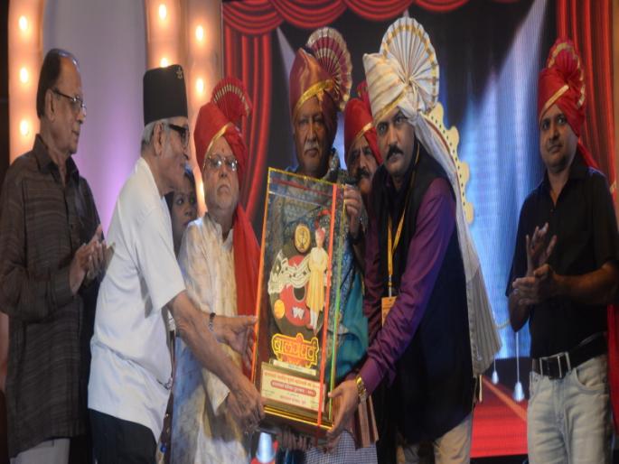 Do not remove puneri pagdi from honarable programme : Vikram Gokhale | सन्मानाने दिलेले फेटा, पागोटे आणि पगडी काढणार नाही : विक्रम गोखले यांचा टोला Do not remove puneri pagdi from honarable programme : Vikram Gokhale | सन्मानाने दिलेले फेटा, पागोटे आणि पगडी काढणार नाही : विक्रम गोखले यांचा टोला