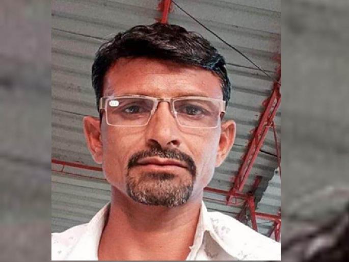 Praidha committed suicide in the graveyard, the incident in Shirsoli | स्मशानभूमीतच केली प्राैढाने आत्महत्या, शिरसोलीतील घटना Praidha committed suicide in the graveyard, the incident in Shirsoli | स्मशानभूमीतच केली प्राैढाने आत्महत्या, शिरसोलीतील घटना