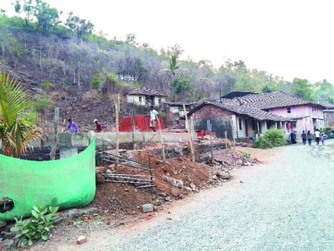 The risk of landslides is to train 103 villages, to train dangerous villages | भूस्खलनाचा धोका १०३ गावांना, धोकादायक गावांना प्रशिक्षण देण्याचे नियोजन The risk of landslides is to train 103 villages, to train dangerous villages | भूस्खलनाचा धोका १०३ गावांना, धोकादायक गावांना प्रशिक्षण देण्याचे नियोजन