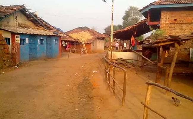 Villagers jam due to Gramsevak's agitation | ग्रामसेवकांच्या आंदोलनामुळे गावगाडा ठप्प Villagers jam due to Gramsevak's agitation | ग्रामसेवकांच्या आंदोलनामुळे गावगाडा ठप्प