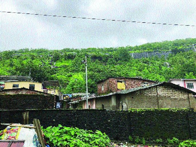 Migrating villages in the district after experiencing the threat of landslides | भूस्खलनाचा धोका जाणवल्यास जिल्ह्यातील गावांचे स्थलांतर