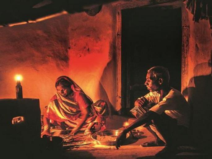 Emergency load shedding shocks customers in Baramati Many villages have been in darkness since last night | बारामतीत आपत्कालीन लोडशेडिंगचा ग्राहकांना शॉक; अनेक गावे काल रात्रीपासून अंधारात