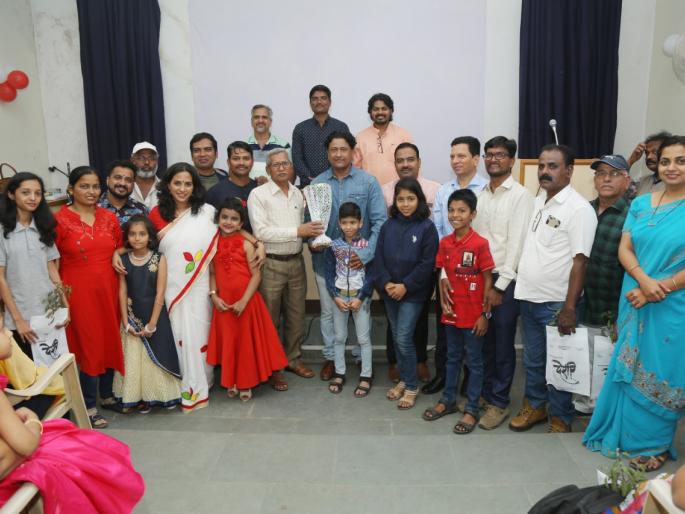 Veena Jamkar - a short film that makes 'Desi' entice everyone | 'देशी' प्रत्येकाला अंतर्मुख करायला लावणारा लघुपट- वीणा जामकर