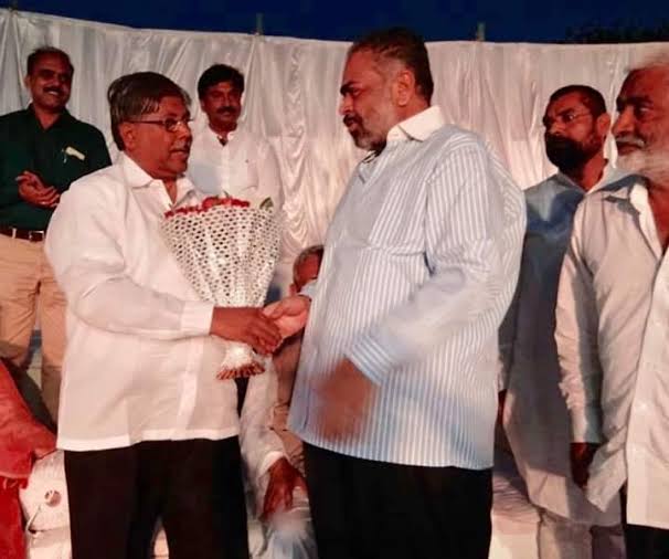 The crowd of aspirants towards the 'public kingdom' | Maharashtra Vidhan Sabha 2019 : ‘जनसुराज्य’कडे इच्छुकांची गर्दी The crowd of aspirants towards the 'public kingdom' | Maharashtra Vidhan Sabha 2019 : ‘जनसुराज्य’कडे इच्छुकांची गर्दी