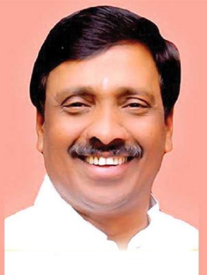 No one will stop the servants from coming to Konkan: Vinayak Raut | चाकरमान्यांना कोकणात येण्यापासून कोणीही अडवणार नाही : विनायक राऊत No one will stop the servants from coming to Konkan: Vinayak Raut | चाकरमान्यांना कोकणात येण्यापासून कोणीही अडवणार नाही : विनायक राऊत