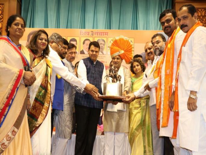 Shivmemarak will be the tallest monument in the world - Chief Minister Devendra Fadnavis | अरबी समुद्रातील शिवस्मारक हे जगातले सर्वात उंच स्मारक असेल - मुख्यमंत्री देवेंद्र फडणवीस  Shivmemarak will be the tallest monument in the world - Chief Minister Devendra Fadnavis | अरबी समुद्रातील शिवस्मारक हे जगातले सर्वात उंच स्मारक असेल - मुख्यमंत्री देवेंद्र फडणवीस