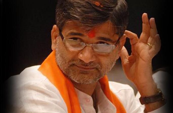 Amid shivsena - Bjp alliance uneasiness in the Shiv sangram | युतीचे नगारे अन् शिवसंग्रामची अस्वस्थता