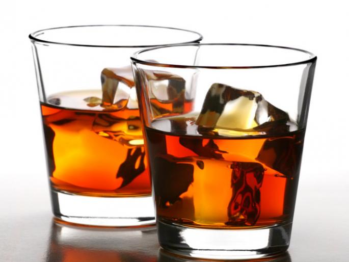 Good news for alcoholics: sale of surplus liquor allowed | मद्यप्रेमींना खूषखबर : शिल्लक मद्यसाठा विक्रीस परवानगी Good news for alcoholics: sale of surplus liquor allowed | मद्यप्रेमींना खूषखबर : शिल्लक मद्यसाठा विक्रीस परवानगी