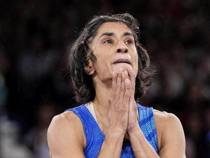 Vinesh, you are India's 'Golden Girl' Weighed in twice but Being overweight by just 100 grams made her disqualified and lost her medal | विनेश, तू भारताची ‘गोल्डन गर्ल’! दोनदा वजन केले पण...; अवघे १०० ग्रॅम वजन जास्त भरल्याने ठरली अपात्र, पदकही हुकले Vinesh, you are India's 'Golden Girl' Weighed in twice but Being overweight by just 100 grams made her disqualified and lost her medal | विनेश, तू भारताची ‘गोल्डन गर्ल’! दोनदा वजन केले पण...; अवघे १०० ग्रॅम वजन जास्त भरल्याने ठरली अपात्र, पदकही हुकले