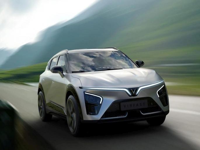 Electric car sales increase 21 times; charging stations also increase 5 times in three years | इलेक्ट्रिक कारच्या विक्रीत २१ पट वाढ; चार्जिंग स्टेशनही तीन वर्षांत ५ पट वाढले Electric car sales increase 21 times; charging stations also increase 5 times in three years | इलेक्ट्रिक कारच्या विक्रीत २१ पट वाढ; चार्जिंग स्टेशनही तीन वर्षांत ५ पट वाढले
