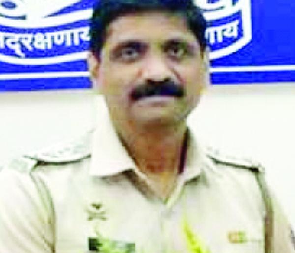 Ratnagiri police inspector Vineet Chaudhary replaces | रत्नागिरीचे पोलीस निरीक्षक विनीत चौधरी यांची बदली Ratnagiri police inspector Vineet Chaudhary replaces | रत्नागिरीचे पोलीस निरीक्षक विनीत चौधरी यांची बदली