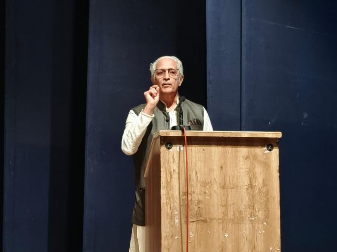 if the poem is not felt by us it cannot be conveyed properly to others said dr vinod ingalhalikar | कविता आपल्याला भावलेली नसेल तर ती दुसऱ्याला नीट सांगता येत नाही : डॉ. विनोद इंगळहळीकर if the poem is not felt by us it cannot be conveyed properly to others said dr vinod ingalhalikar | कविता आपल्याला भावलेली नसेल तर ती दुसऱ्याला नीट सांगता येत नाही : डॉ. विनोद इंगळहळीकर