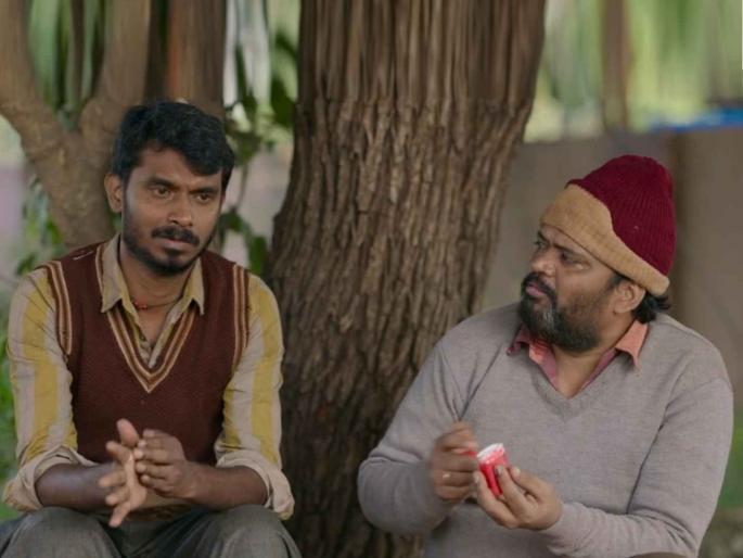 ashok pathak known for vinod from panchayat also done movie with radhika apte sister midnight | 'पंचायत'च्या विनोदने 'या' मराठी अभिनेत्रीसोबतही केलंय काम, सिनेमाची आंतरराष्ट्रीय स्तरावर चर्चा ashok pathak known for vinod from panchayat also done movie with radhika apte sister midnight | 'पंचायत'च्या विनोदने 'या' मराठी अभिनेत्रीसोबतही केलंय काम, सिनेमाची आंतरराष्ट्रीय स्तरावर चर्चा