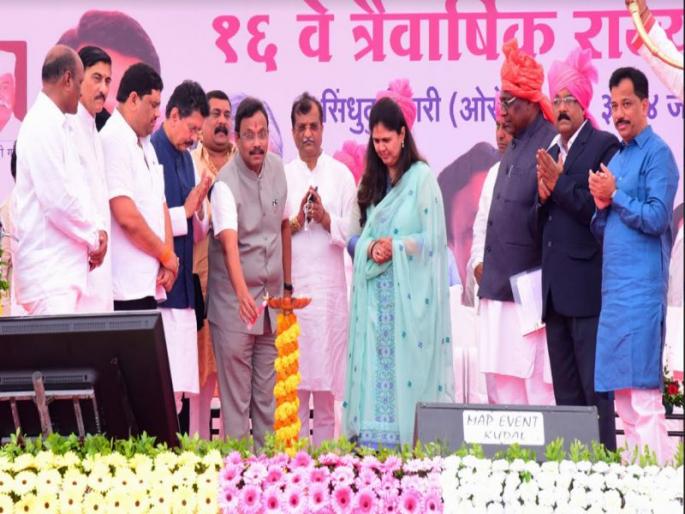 Education Minister Vinod Tawde will be formed to establish Maharashtra International Board | महाराष्ट्र इंटरनॅशनल बोर्डची स्थापना करणार, शिक्षणमंत्री विनोद तावडे यांची घोषणा Education Minister Vinod Tawde will be formed to establish Maharashtra International Board | महाराष्ट्र इंटरनॅशनल बोर्डची स्थापना करणार, शिक्षणमंत्री विनोद तावडे यांची घोषणा