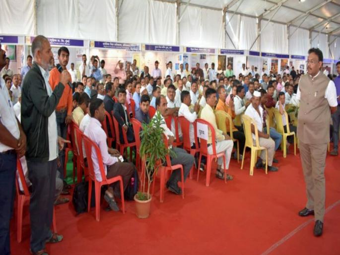 Render in rural areas more experimental, education minister Vinod Tawde | शहरापेक्षा ग्रामीण भागातील शिक्षक अधिक प्रयोगशील,शिक्षणमंत्री विनोद तावडे यांचे प्रतिपादन Render in rural areas more experimental, education minister Vinod Tawde | शहरापेक्षा ग्रामीण भागातील शिक्षक अधिक प्रयोगशील,शिक्षणमंत्री विनोद तावडे यांचे प्रतिपादन