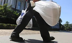 In Washim district, there is a general violation of the laws of Plastic ban | वाशिम जिल्ह्यात प्लास्टिक, थर्माकोल बंदीच्या कायद्याचे सर्रास उल्लंघन! In Washim district, there is a general violation of the laws of Plastic ban | वाशिम जिल्ह्यात प्लास्टिक, थर्माकोल बंदीच्या कायद्याचे सर्रास उल्लंघन!