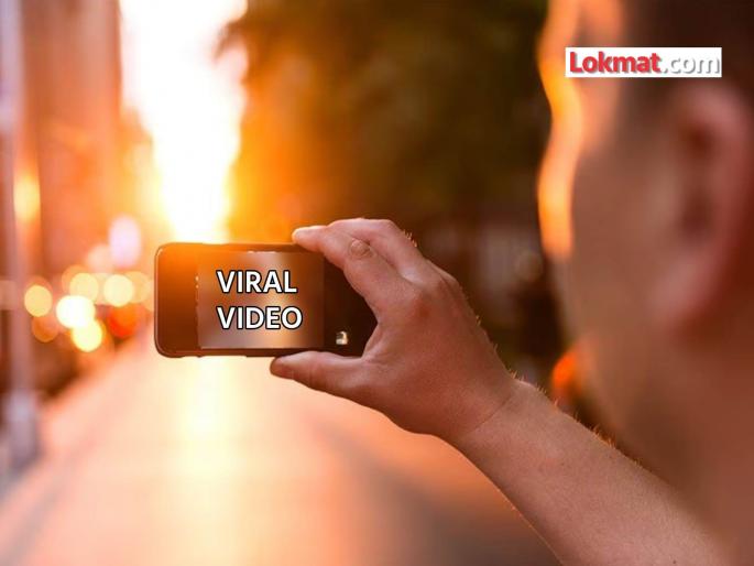 Running taxis and stunts on railway steps; Police made his video viral | धावती टॅक्सी अन् रेल्वेच्या पायऱ्यांवर स्टंटबाजी; पोलिसांनी त्याचा व्हिडीओ केला व्हायरल Running taxis and stunts on railway steps; Police made his video viral | धावती टॅक्सी अन् रेल्वेच्या पायऱ्यांवर स्टंटबाजी; पोलिसांनी त्याचा व्हिडीओ केला व्हायरल