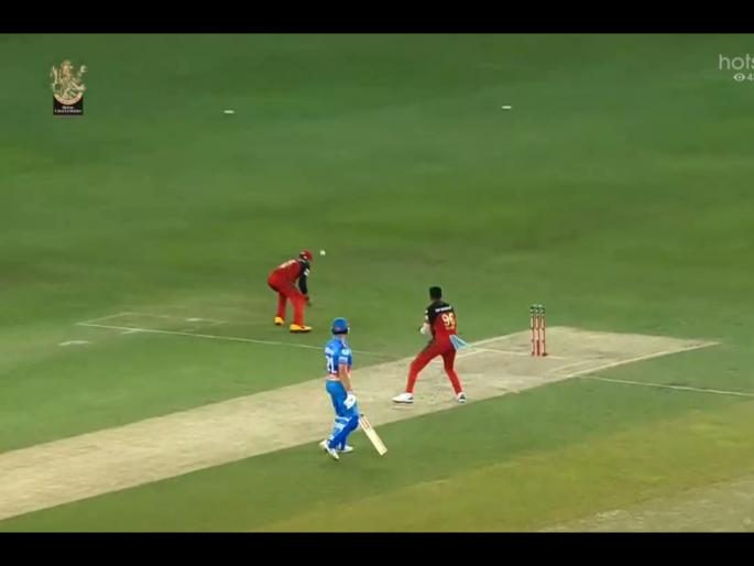 RCB vs DC Latest News : Virat Kohli Missed the run-out of Marcus Stoinins in 17th over, will cost RCB | RCB vs DC Latest News : विराट कोहलीची 'ही' चूक RCBला चांगलीच महागात पडली; मार्कस स्टॉयनिसनं धु धु धुतले