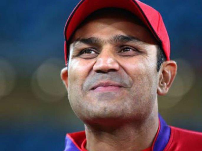 IPL 2018 : Virender Sehwag not coming back kings xi punjab squad kxip pull perfect prank april fools | सेहवागने फॅन्सना असे बनवले एप्रिल फूल, फॅन्सही झाले होते अवाक्
