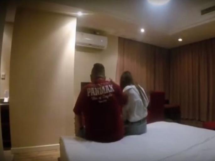 Video: Out there to buy virginity for iPhone, bidding in the room and ... | Video: iPhone साठी कौमार्य विकायला निघाली, रूममध्ये बोली लावणारे आले आणि...   Video: Out there to buy virginity for iPhone, bidding in the room and ... | Video: iPhone साठी कौमार्य विकायला निघाली, रूममध्ये बोली लावणारे आले आणि...