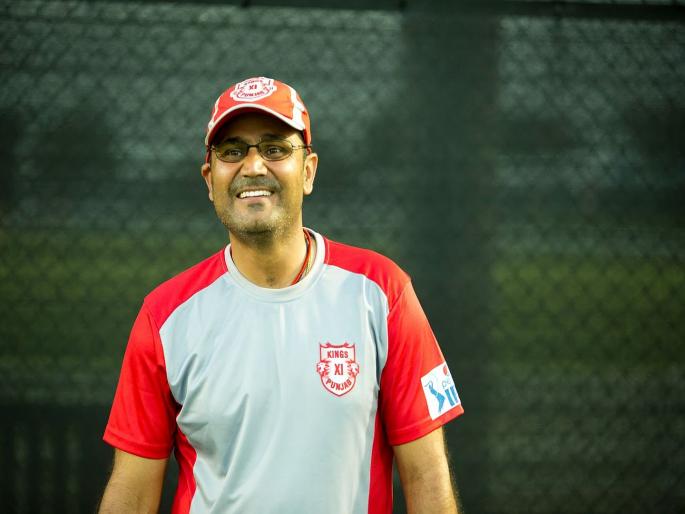 virender sehwag tweet mujhe selector banna hai; netizens trolled him | धुमशान 'बॅटिंग' करणाऱ्या वीरूचीच नेटकऱ्यांनी उडवली दांडी; 'ती' इच्छा भारी पडली!