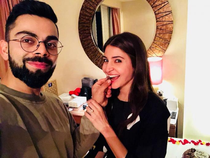 Virat Kohli credits wife Anushka Sharma post RCB's 8-wicket win over KXIP at Mohali | यशस्वी पुरुषामागे स्त्री... विराटकडून RCBच्या पहिल्या विजयाचं श्रेय अनुष्काला