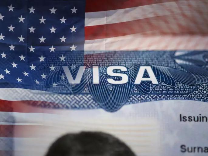 Due to quota system, Indians have to wait for a long time for green cards | कोटा पद्धतीमुळे भारतीयांना ग्रीन कार्डची प्रदीर्घ प्रतीक्षा