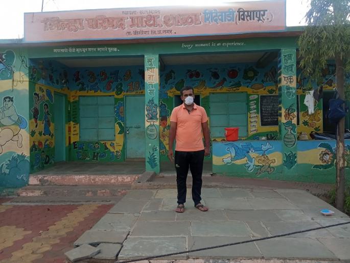 A policeman from Mumbai quarantined himself in Visapur | मुंबईहून आलेला पोलीस कर्मचारी विसापूरमध्ये स्वत:हून क्वारंटाईन A policeman from Mumbai quarantined himself in Visapur | मुंबईहून आलेला पोलीस कर्मचारी विसापूरमध्ये स्वत:हून क्वारंटाईन