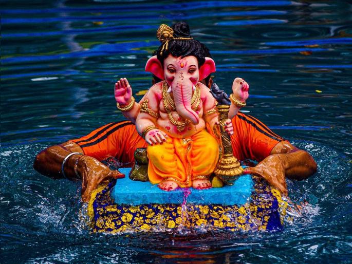 tragic accident during ganesh visarjan 6 people died mainpuri and agra due to drowning in water | धक्कादायक! उत्तर प्रदेशमध्ये गणपती विसर्जनाच्या वेळी दुर्घटना; पाण्यात बुडून 6 जणांचा मृत्यू tragic accident during ganesh visarjan 6 people died mainpuri and agra due to drowning in water | धक्कादायक! उत्तर प्रदेशमध्ये गणपती विसर्जनाच्या वेळी दुर्घटना; पाण्यात बुडून 6 जणांचा मृत्यू