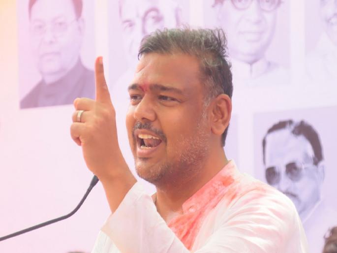 Vishal Patil did not get the AB form of Congress for Sangli Lok Sabha even on the last day | सांगली लोकसभेसाठी विशाल पाटील अपक्षच; काँग्रेसने एबी फॉर्म दिलाच नाही, बंडखोरी करणार? Vishal Patil did not get the AB form of Congress for Sangli Lok Sabha even on the last day | सांगली लोकसभेसाठी विशाल पाटील अपक्षच; काँग्रेसने एबी फॉर्म दिलाच नाही, बंडखोरी करणार?