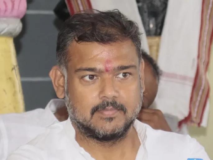 20 candidates took 46 applications for Sangli Lok Sabha on the first day | सांगलीत पहिल्या दिवशी २० उमेदवारांनी घेतले ४६ अर्ज; विशाल पाटीलसह अपक्षांचाच समावेश 20 candidates took 46 applications for Sangli Lok Sabha on the first day | सांगलीत पहिल्या दिवशी २० उमेदवारांनी घेतले ४६ अर्ज; विशाल पाटीलसह अपक्षांचाच समावेश