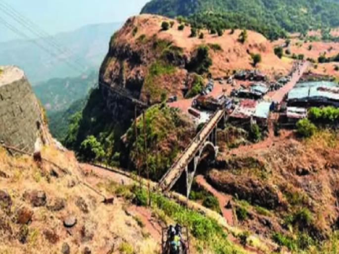 High Court allows sacrifice of goat on the occasion of Bakri Eid at Vishalgad | विशाळगडावर कुर्बानीला हायकोर्टाची परवानगी, बकरी ईदसाठी दर्गा ट्रस्टकडून याचिका High Court allows sacrifice of goat on the occasion of Bakri Eid at Vishalgad | विशाळगडावर कुर्बानीला हायकोर्टाची परवानगी, बकरी ईदसाठी दर्गा ट्रस्टकडून याचिका