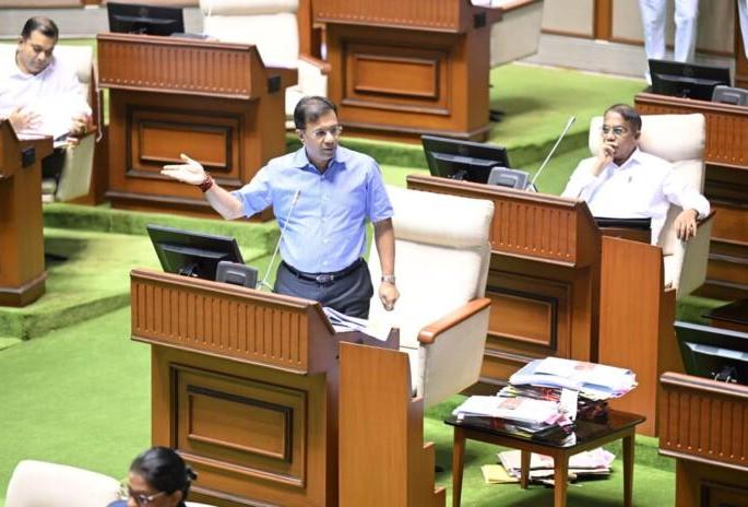 opposed to the tiger area by minister vishwajit rane | व्याघ्र क्षेत्राबाबत दाद मागू; मंत्री विश्वजीत राणे, ‘गोवा फाउंडेशन'वर कडाडून चढविला हल्ला