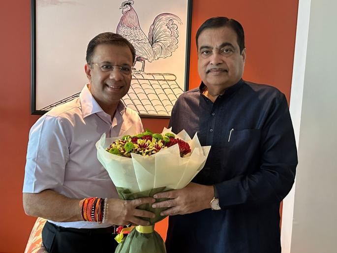 nitin gadkari talks separately with vishwajit rane | नितीन गडकरींची विश्वजीत राणे यांच्याशी स्वतंत्रपणे चर्चा nitin gadkari talks separately with vishwajit rane | नितीन गडकरींची विश्वजीत राणे यांच्याशी स्वतंत्रपणे चर्चा