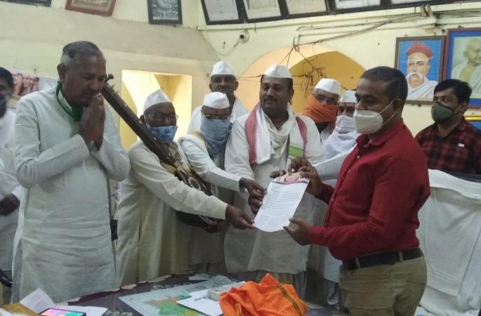 If you want to file a case, please; But religious events will not stop! | गुन्हे दाखल करायचे असतील, तर खुशाल करा; पण धार्मिक कार्यक्रम बंद करणार नाही! If you want to file a case, please; But religious events will not stop! | गुन्हे दाखल करायचे असतील, तर खुशाल करा; पण धार्मिक कार्यक्रम बंद करणार नाही!