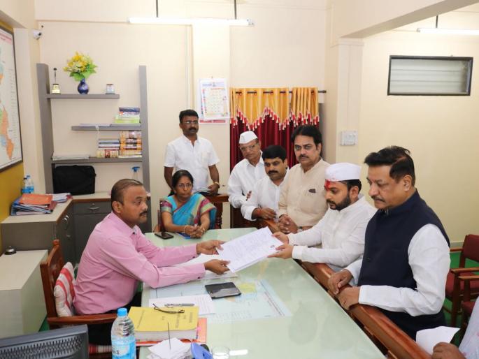 Sangli: Vishwajeet Kadam's nomination papers for bye-election | सांगली : पोटनिवडणुकीसाठी विश्वजीत कदम यांचा उमेदवारी अर्ज दाखल Sangli: Vishwajeet Kadam's nomination papers for bye-election | सांगली : पोटनिवडणुकीसाठी विश्वजीत कदम यांचा उमेदवारी अर्ज दाखल
