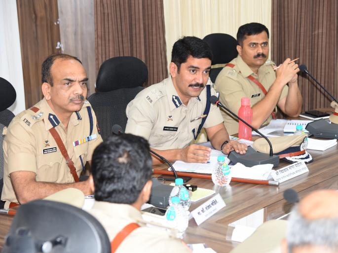 Kolhapur: The criticism of the citizens on the inefficiency of the police, "Your commitment to the meeting" | कोल्हापूर : पोलिसांच्या अकार्यक्षमतेवर नागरिकांची टीकेची झोड, ‘बांधीलकी तुमची-आमची’ बैठकीतील सूर Kolhapur: The criticism of the citizens on the inefficiency of the police, "Your commitment to the meeting" | कोल्हापूर : पोलिसांच्या अकार्यक्षमतेवर नागरिकांची टीकेची झोड, ‘बांधीलकी तुमची-आमची’ बैठकीतील सूर