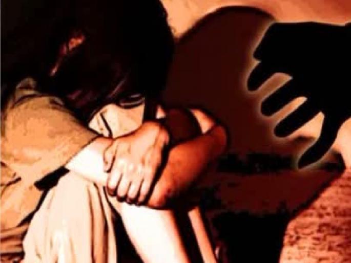 Minor girl molested at speed in Vita sangli, young man arrested | Sangli: विट्यात अल्पवयीन मुलीचा धावत्या टेम्पोत विनयभंग, तरुणास अटक Minor girl molested at speed in Vita sangli, young man arrested | Sangli: विट्यात अल्पवयीन मुलीचा धावत्या टेम्पोत विनयभंग, तरुणास अटक