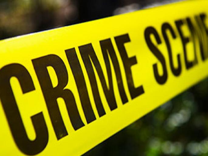 Stealing jewelery by pretending to be a policeman, Incident at Vita | पोलीस असल्याचा बहाणा करून दागिने लंपास, विटा येथील घटना Stealing jewelery by pretending to be a policeman, Incident at Vita | पोलीस असल्याचा बहाणा करून दागिने लंपास, विटा येथील घटना