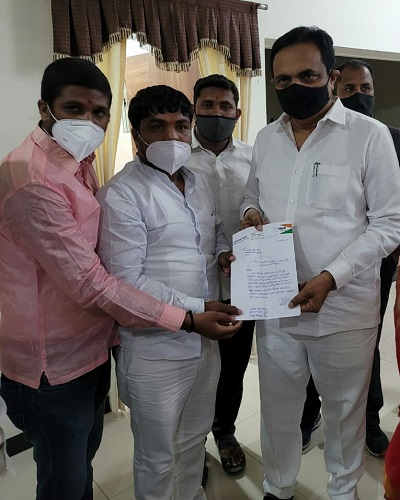 Immediate vaccination of shepherd Dhangar Samaj brothers: Jayant Patil | मेंढपाळ धनगर समाज बांधवांना तातडीने लस देऊ : जयंत पाटील Immediate vaccination of shepherd Dhangar Samaj brothers: Jayant Patil | मेंढपाळ धनगर समाज बांधवांना तातडीने लस देऊ : जयंत पाटील