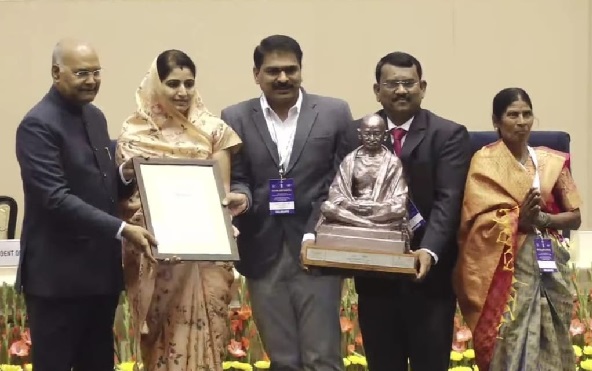 In the Swachh Bharat Abhiyan 2021 survey Vita city in Sangli district was first in the country | विटा शहराचा दिल्लीत राष्ट्रपतींच्या हस्ते सन्मान, शहरात जल्लोष