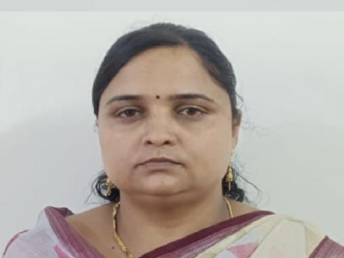 Extorting Rs 10,000 from a hotel owner claiming to be a food safety officer, Audumbar woman arrested | Sangli: अन्न सुरक्षा अधिकारी असल्याचे सांगत हॉटेल मालकाला १० हजाराचा गंडा, औदुंबरच्या महिलेस अटक Extorting Rs 10,000 from a hotel owner claiming to be a food safety officer, Audumbar woman arrested | Sangli: अन्न सुरक्षा अधिकारी असल्याचे सांगत हॉटेल मालकाला १० हजाराचा गंडा, औदुंबरच्या महिलेस अटक