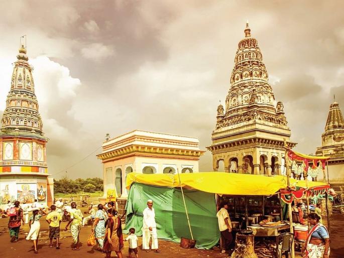 During the Karthiki Yatra, Vitthal's face was closed for three days | कार्तिकी यात्रेत तीन दिवस विठ्ठलाचे मुखदर्शन बंदच During the Karthiki Yatra, Vitthal's face was closed for three days | कार्तिकी यात्रेत तीन दिवस विठ्ठलाचे मुखदर्शन बंदच