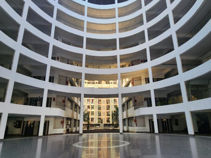 18-year-old dies after jumping from seventh floor of Viva College Incidents in Virar | विवा कॉलेजच्या सातव्या मजल्यावरून उडी मारून १८ वर्षीय तरुणाचा मृत्यू; विरारमधील घटना