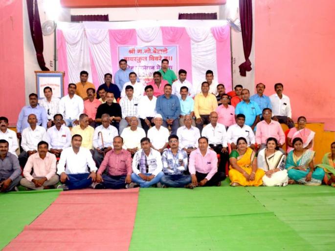 Students of 1997 batches of Vivere in Raver Taluka will join the students | रावेर तालुक्यातील विवरे येथे १९९७ च्या बॅचच्या विद्यार्थ्यांचा स्नेहमेळावा Students of 1997 batches of Vivere in Raver Taluka will join the students | रावेर तालुक्यातील विवरे येथे १९९७ च्या बॅचच्या विद्यार्थ्यांचा स्नेहमेळावा