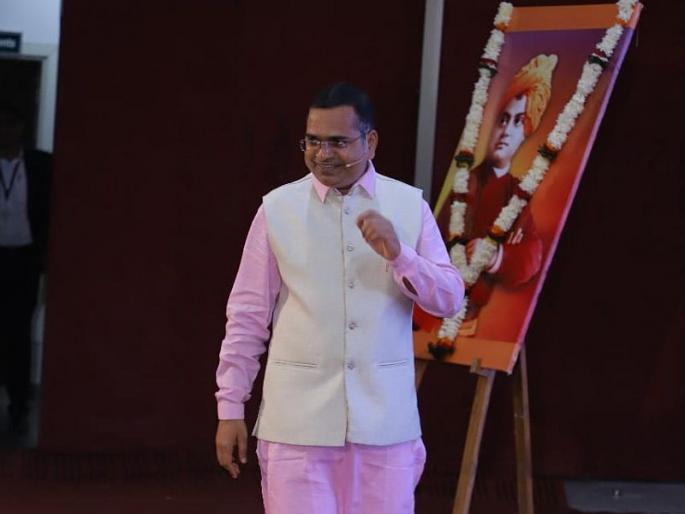 ispiration of businessman Namdevrao jadhav will join vanchit bahujan aghadi | मराठी तरुणाईला उद्योजकतेचे धडे देणारे नामदेवराव 'वंचित बहुजन आघाडीत' ispiration of businessman Namdevrao jadhav will join vanchit bahujan aghadi | मराठी तरुणाईला उद्योजकतेचे धडे देणारे नामदेवराव 'वंचित बहुजन आघाडीत'