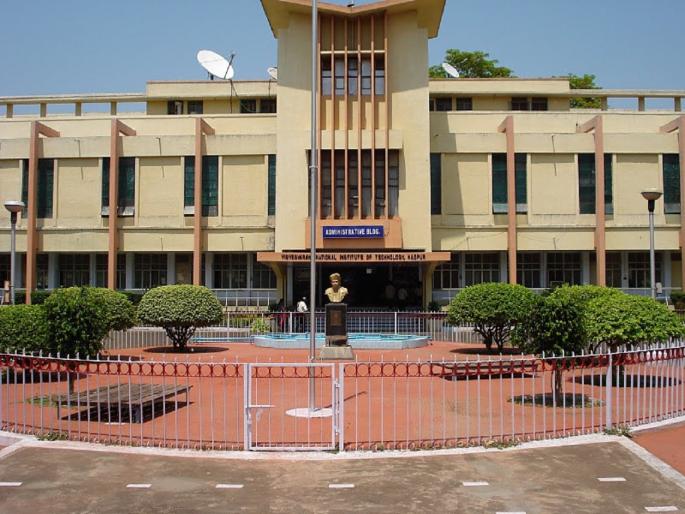 Two educational institutions of Nagpur in the first century | पहिल्या शंभरात नागपूरच्या दोन शिक्षण संस्था Two educational institutions of Nagpur in the first century | पहिल्या शंभरात नागपूरच्या दोन शिक्षण संस्था