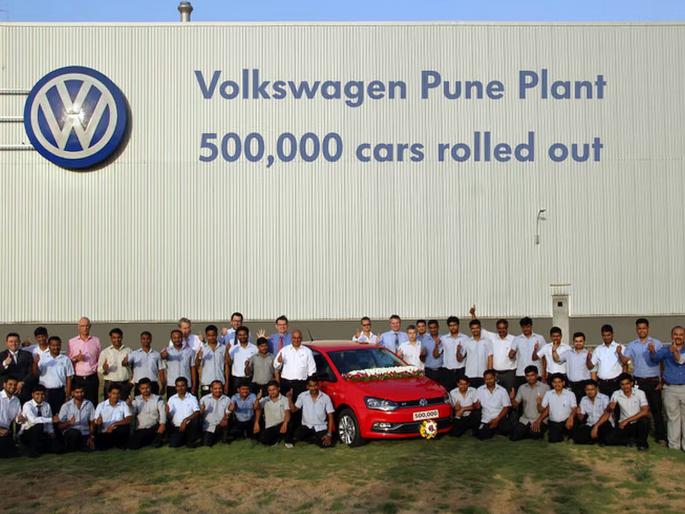 Volkswagen layoffs India: Biggest news in the Indian auto market! Volkswagen offers VRS to thousands of employees, on the way to Ford? | भारतीय ऑटो बाजारातील सर्वात मोठी बातमी! फोक्सवॅगनची हजारो कर्मचाऱ्यांना व्हीआरएसची ऑफर, फोर्डच्याच वाटेवर? Volkswagen layoffs India: Biggest news in the Indian auto market! Volkswagen offers VRS to thousands of employees, on the way to Ford? | भारतीय ऑटो बाजारातील सर्वात मोठी बातमी! फोक्सवॅगनची हजारो कर्मचाऱ्यांना व्हीआरएसची ऑफर, फोर्डच्याच वाटेवर?