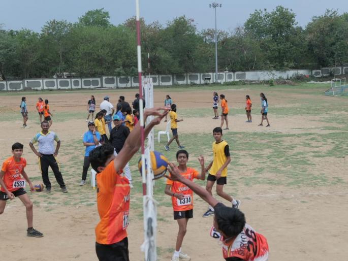 155 players tested for volleyball; Sports test under Kirti' initiative | व्हॉलीबॉल खेळासाठी १५५ खेळाडूंनी दिली चाचणी; कीर्ती' उपक्रम अंतर्गत क्रीडा चाचणी 155 players tested for volleyball; Sports test under Kirti' initiative | व्हॉलीबॉल खेळासाठी १५५ खेळाडूंनी दिली चाचणी; कीर्ती' उपक्रम अंतर्गत क्रीडा चाचणी